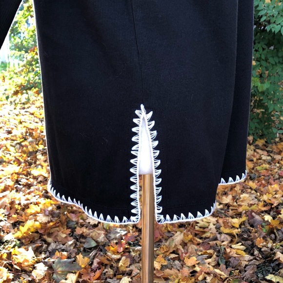 Rafaella☀️Black tunic top with embroidered edges - Picture 6 of 9